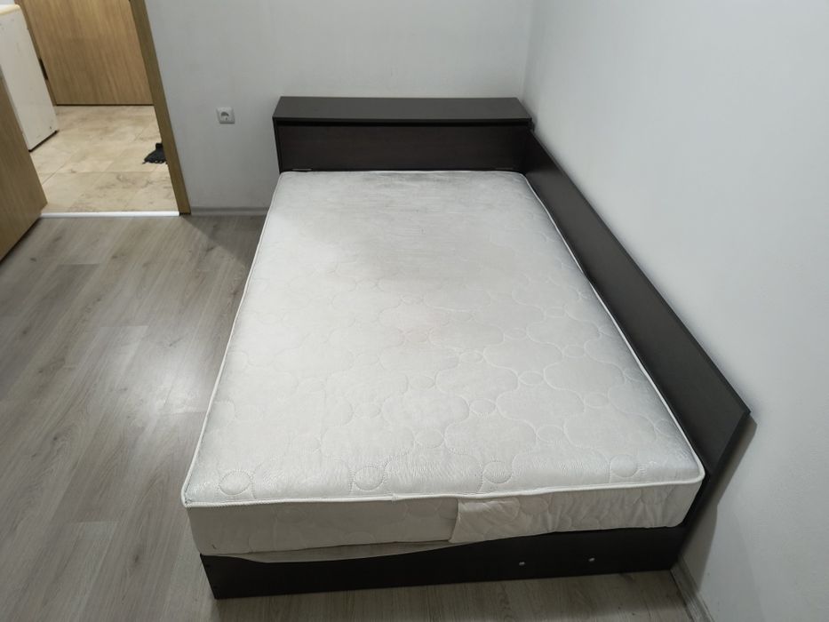 Приста с ракла и матрак