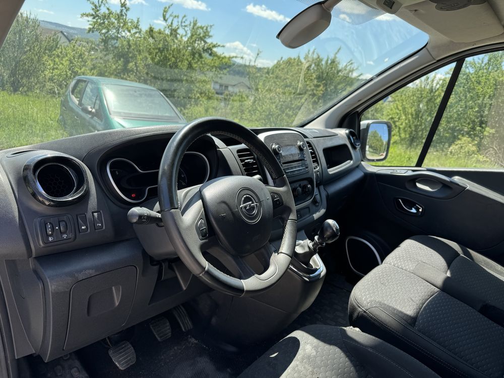 Opel vivaro 115 cp  garantie aer conditionat(renault traffic)