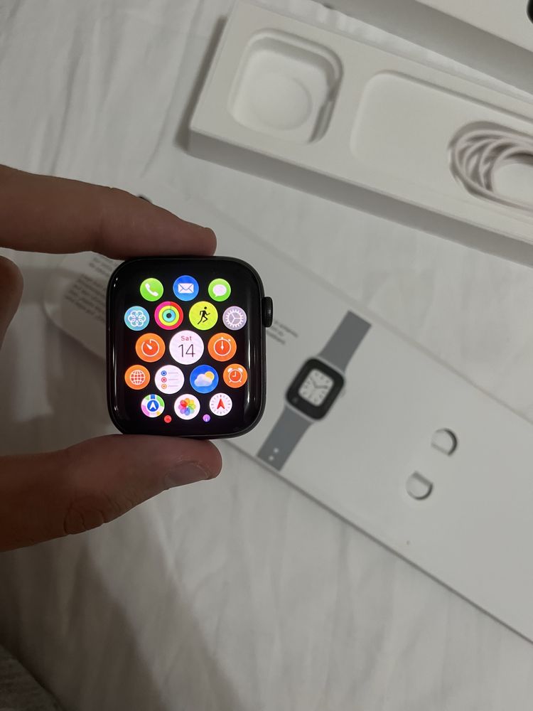 Apple Watch SE - уникален