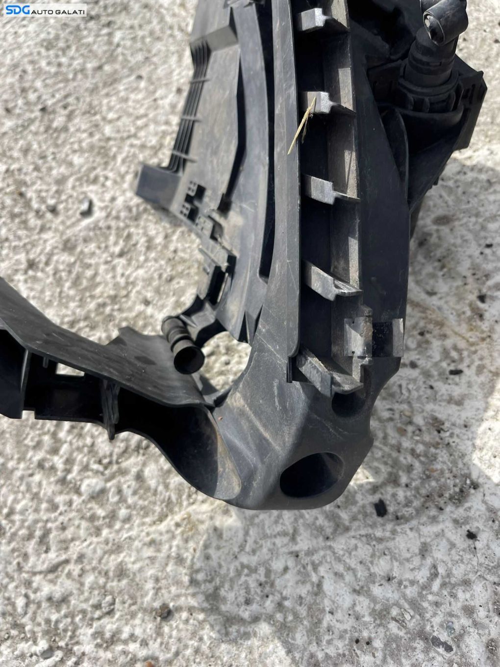 Suport Tavita Far Stanga Audi A5 2008 - 2011 Cod 89392979 8T0805607L [C3015]