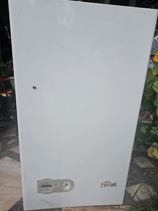 Vând trei tipuri de centrale pentru piese