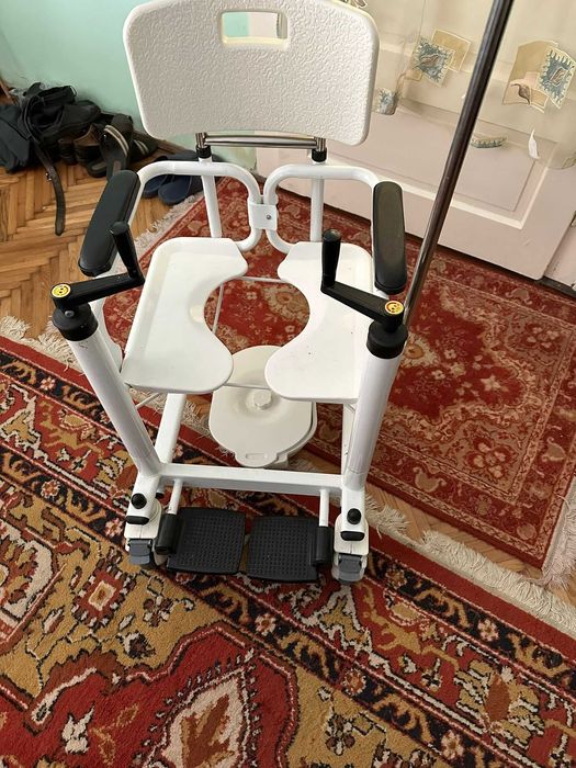 Vând scaun nevoi speciale