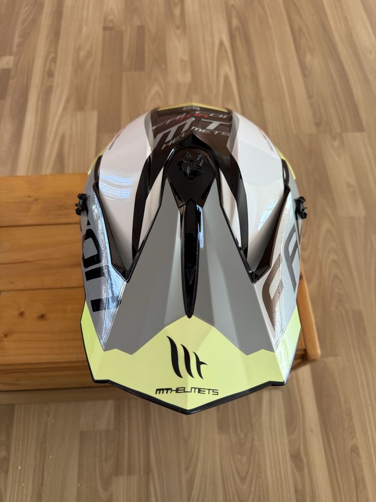 Мотокрос каска MT Falcon THR bo gloss pearl white L
