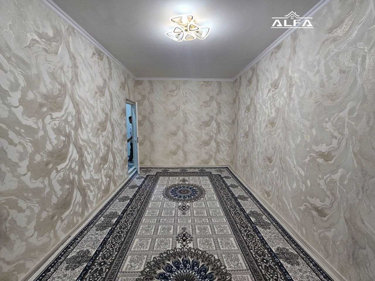 Buxoroda kvartira sotiladi 2 xonali 64m² 2-qavat.