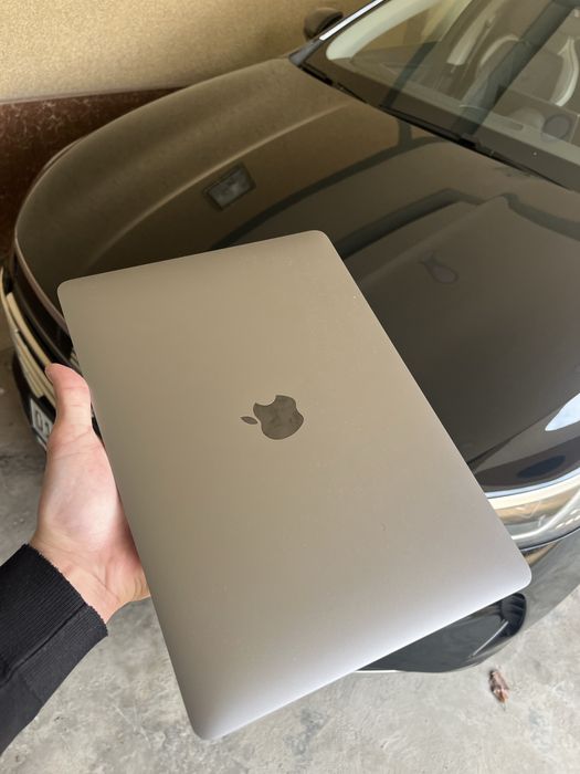 Makbook 2020 air yengide