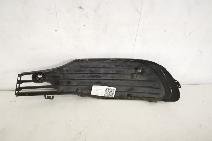 Grila Proiector Laterala Dreapta Originala Cu Senzor In Stare Buna Mer