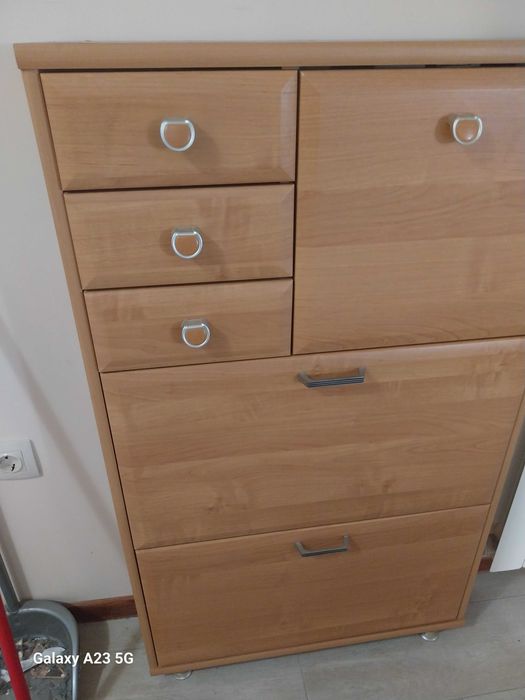 Практичен шкаф за обувки