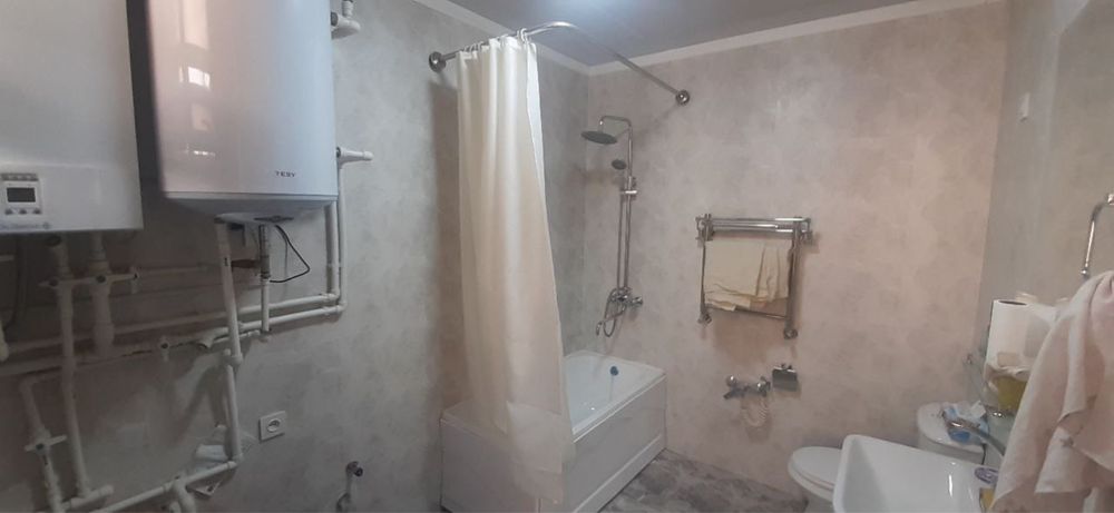 Куксарой ҚФЙ да уй сотилади. Тошми постидан 2.5 км.