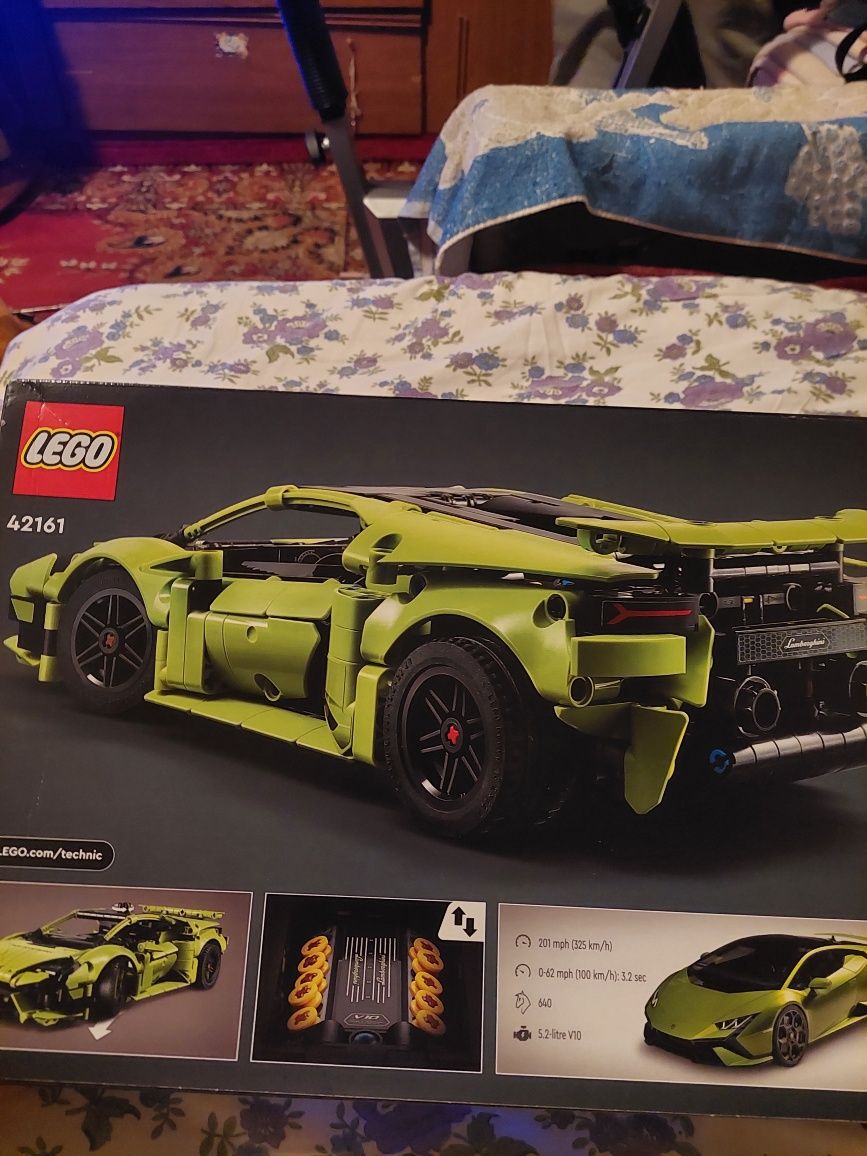 Vând mașină lego lamborghini Technic 9+