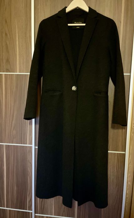 Вълнено палто на бранд Massimo Dutti