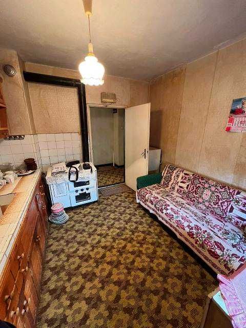Продава се Тристаен апартамент в Търговище, Център - 90 кв.м за 935 €/кв.м - Снимка #3