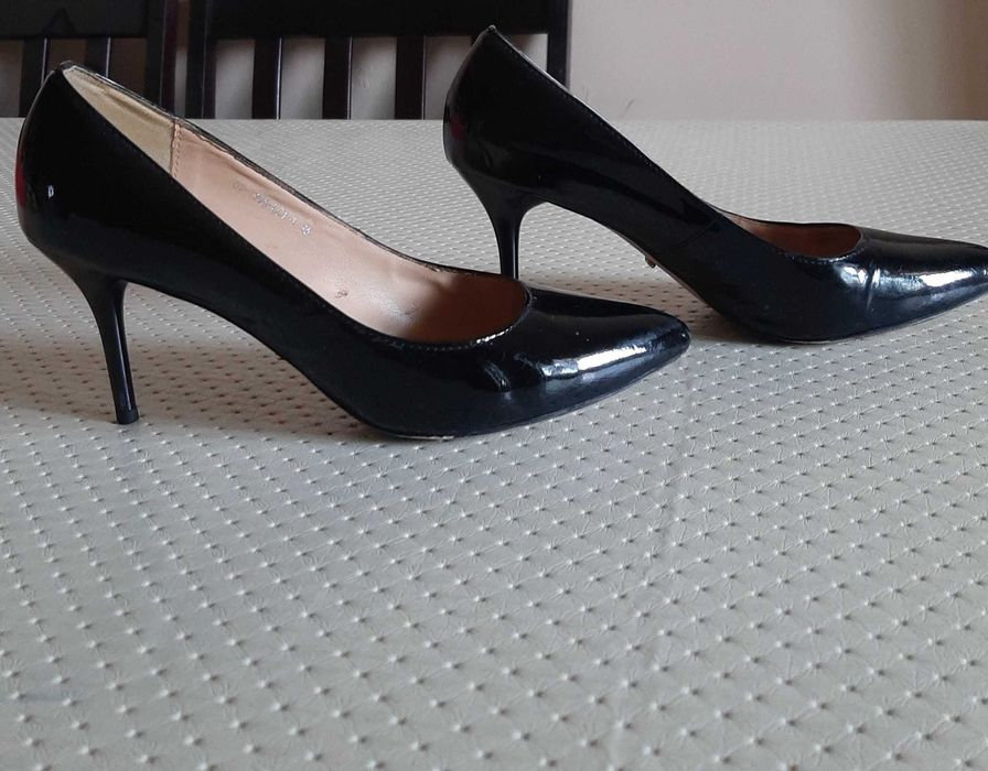 Шикарные  туфли в идеальном состоянии