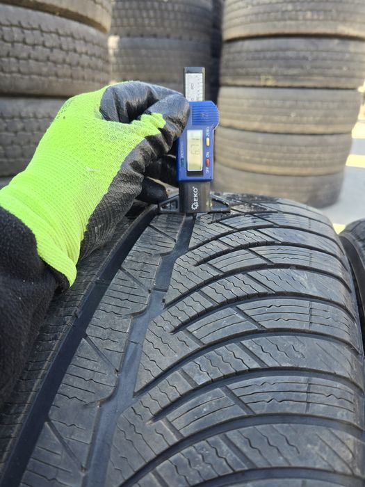 Anvelope de iarna 245-45r18 Michelin