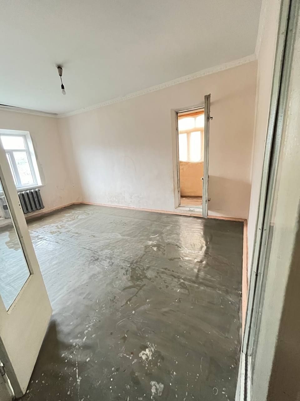 Продаётся 1 комнатная квартира.Микро район 5/3 .2 этаж
