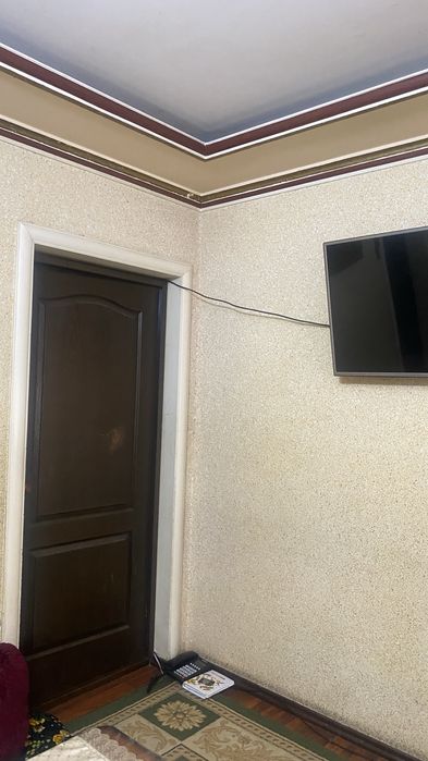 Продается 1комнатная переделанная в двухкомнатную первая линия на кара