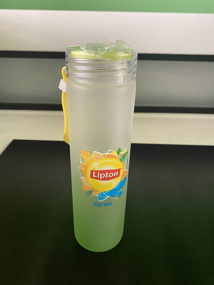 Termos/sticla Lipton pentru a tine bautura rece