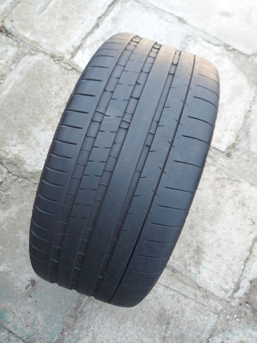 O bucată 255/40 R20 vară - una Michelin Hankook