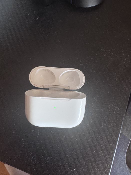 Airpods 3 charging case