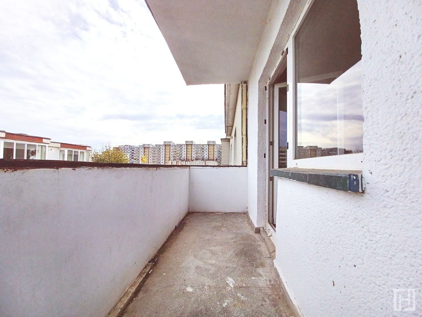 Se vinde Ap 2 cam Manastur zona Billa, 61 mp 4/4 122500 eur neg