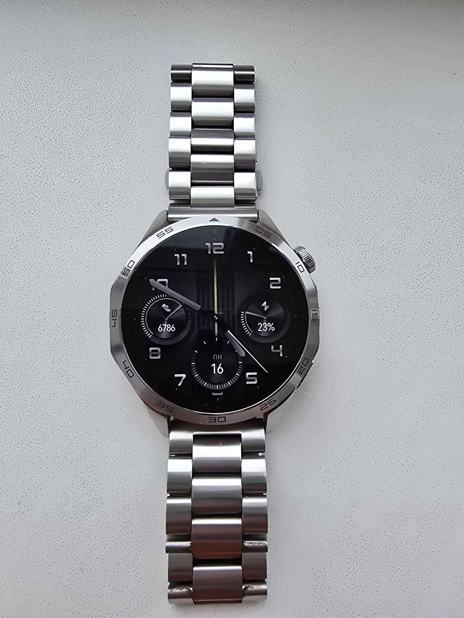 Смарт часы Huawei GT4