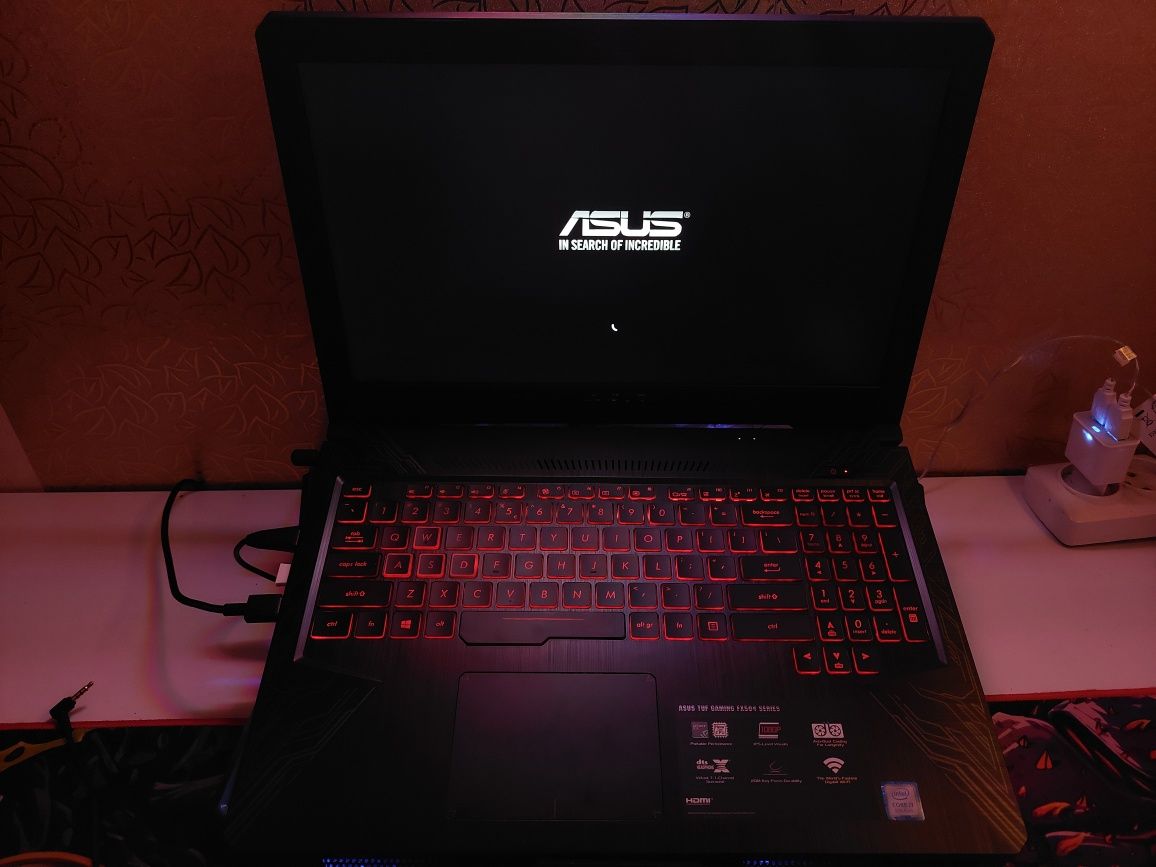 Laptop Asus TUF Strix FX504 i7 gen8 Gaming cu video 1060 de 6GB