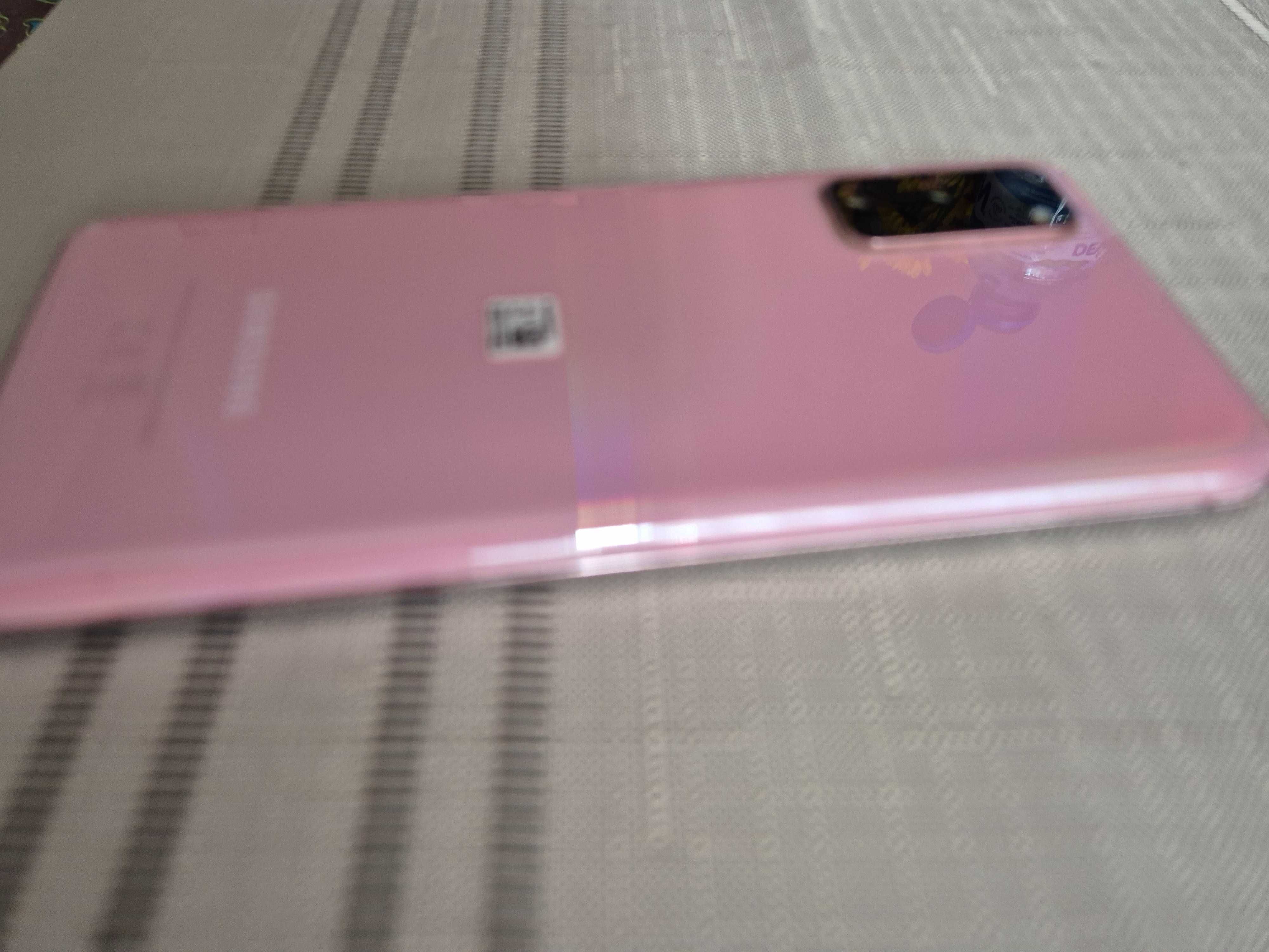 Продавам Samsung S20