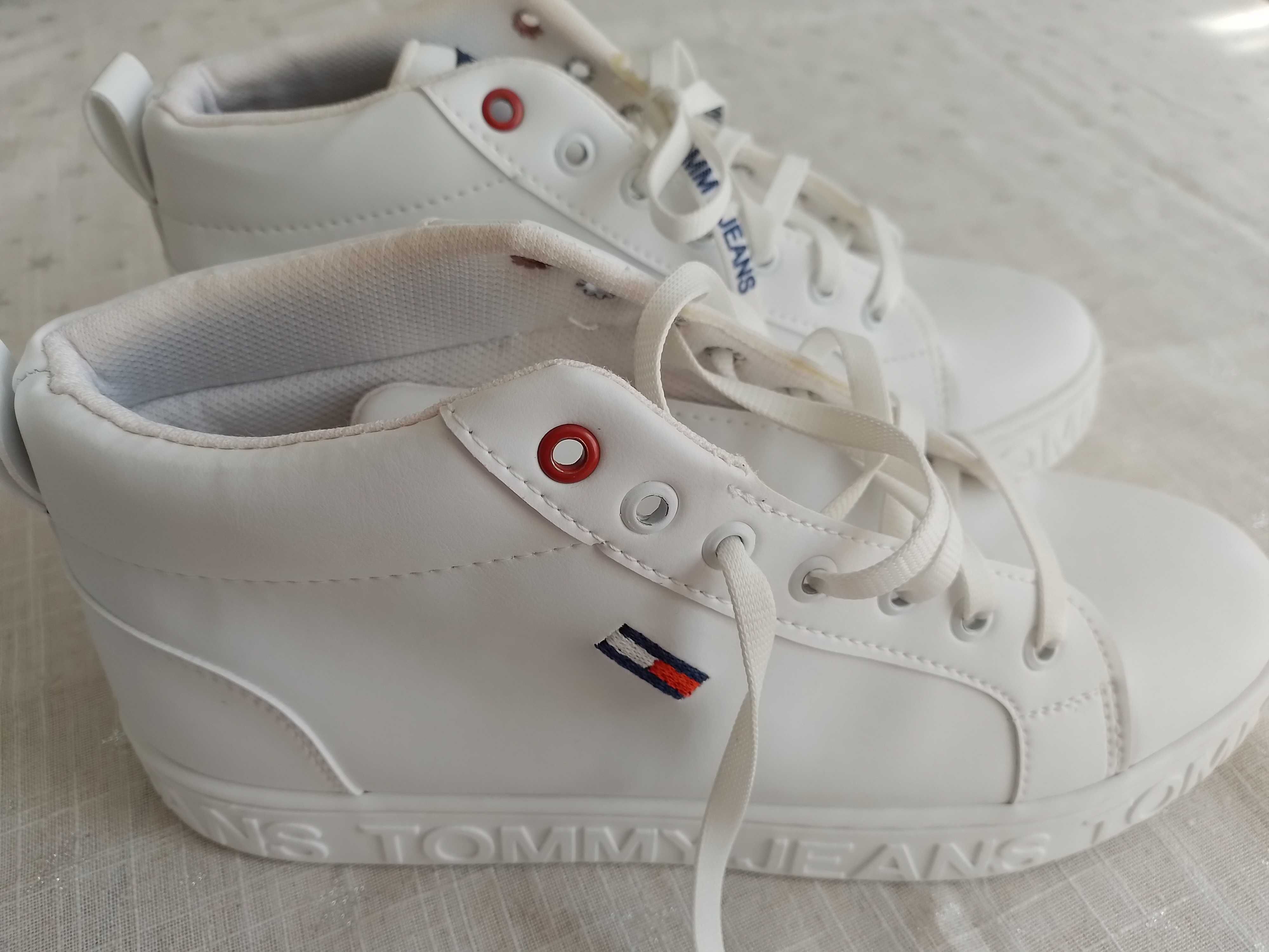 Спортни обувки Tommy Jeans