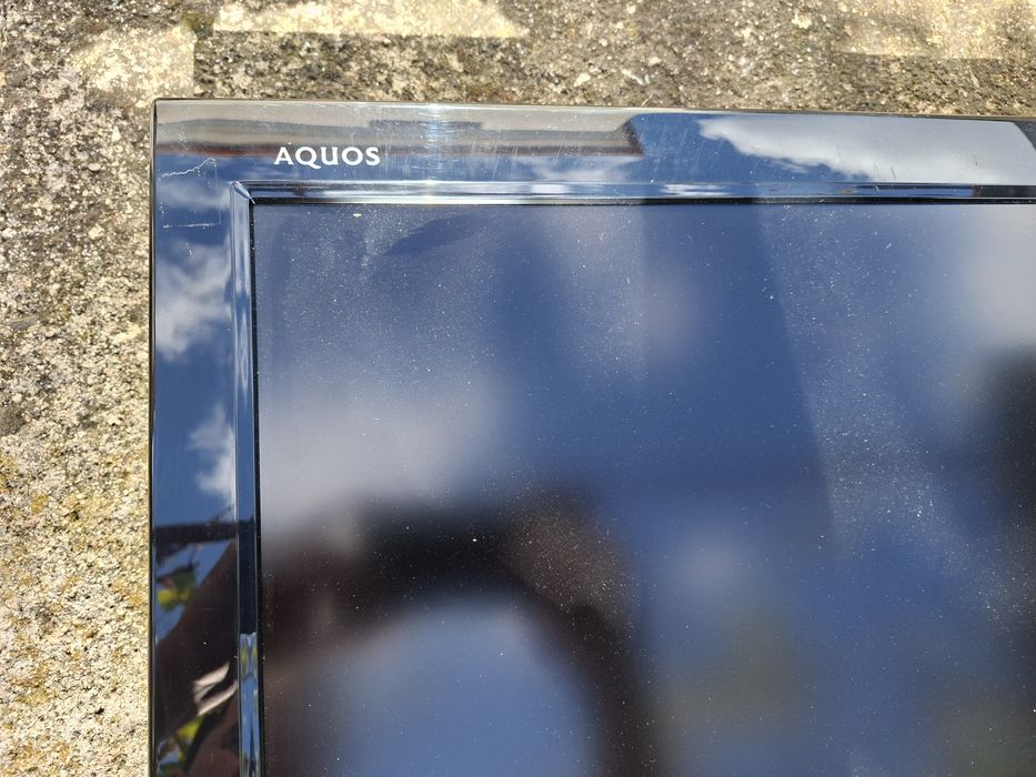 Телевизор Sharp LCD 32 инча