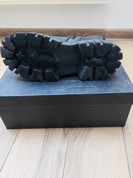 Ghete piele fete negre