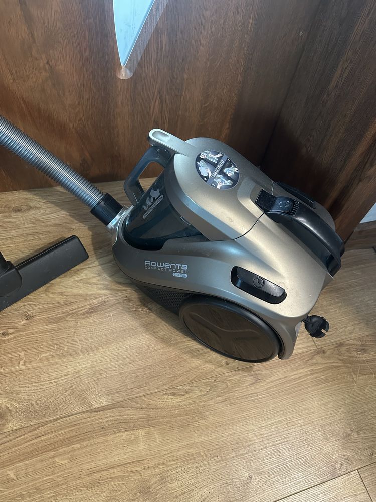 Прахосмукачка Rowenta compact power cyclonic