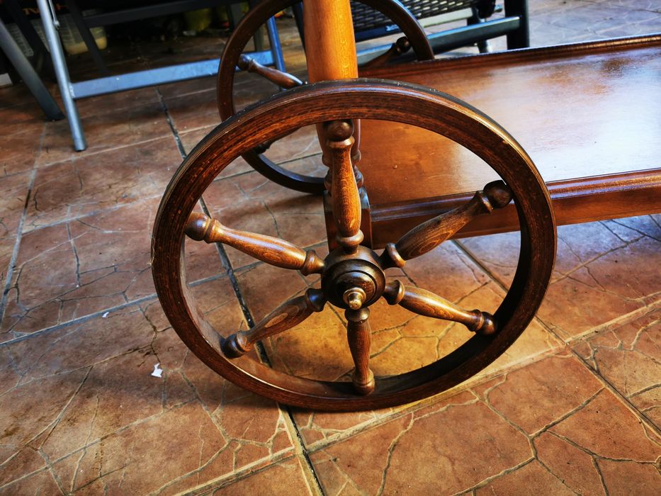 Vand masa cu roti din lemn masiv gheridon cu blat de faianta