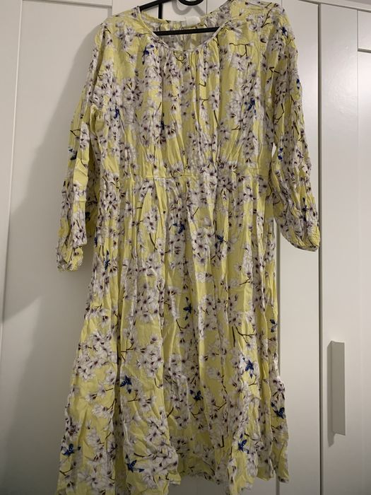 Rochie galbena HM cu flori
