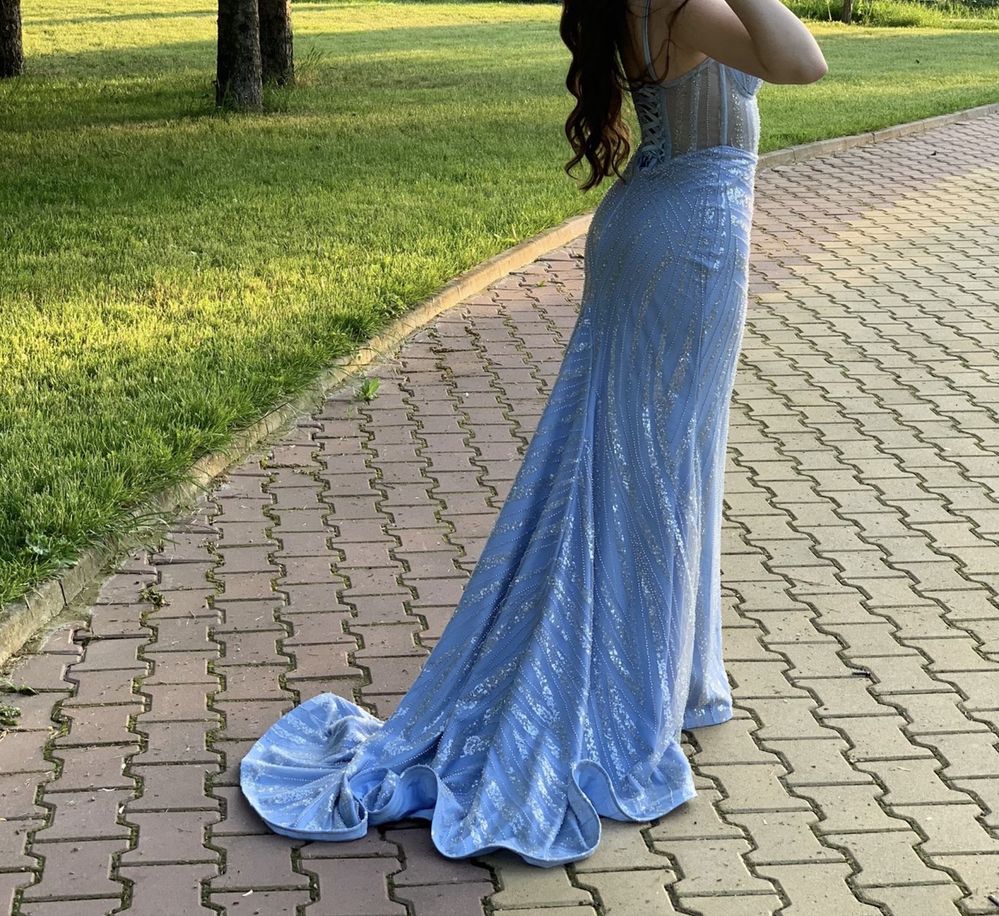 Дизайнерска рокля