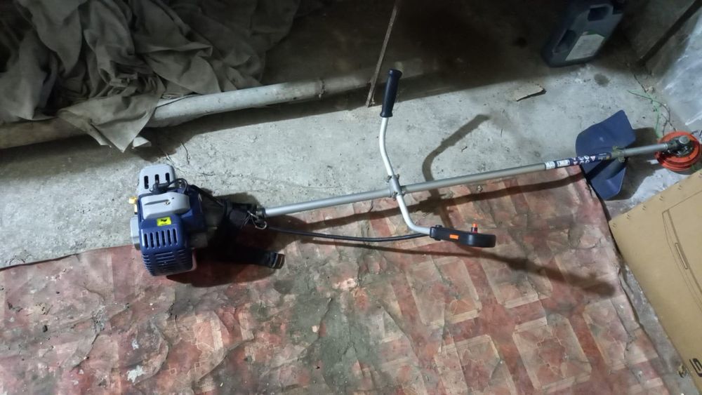 Триммер бензиновый