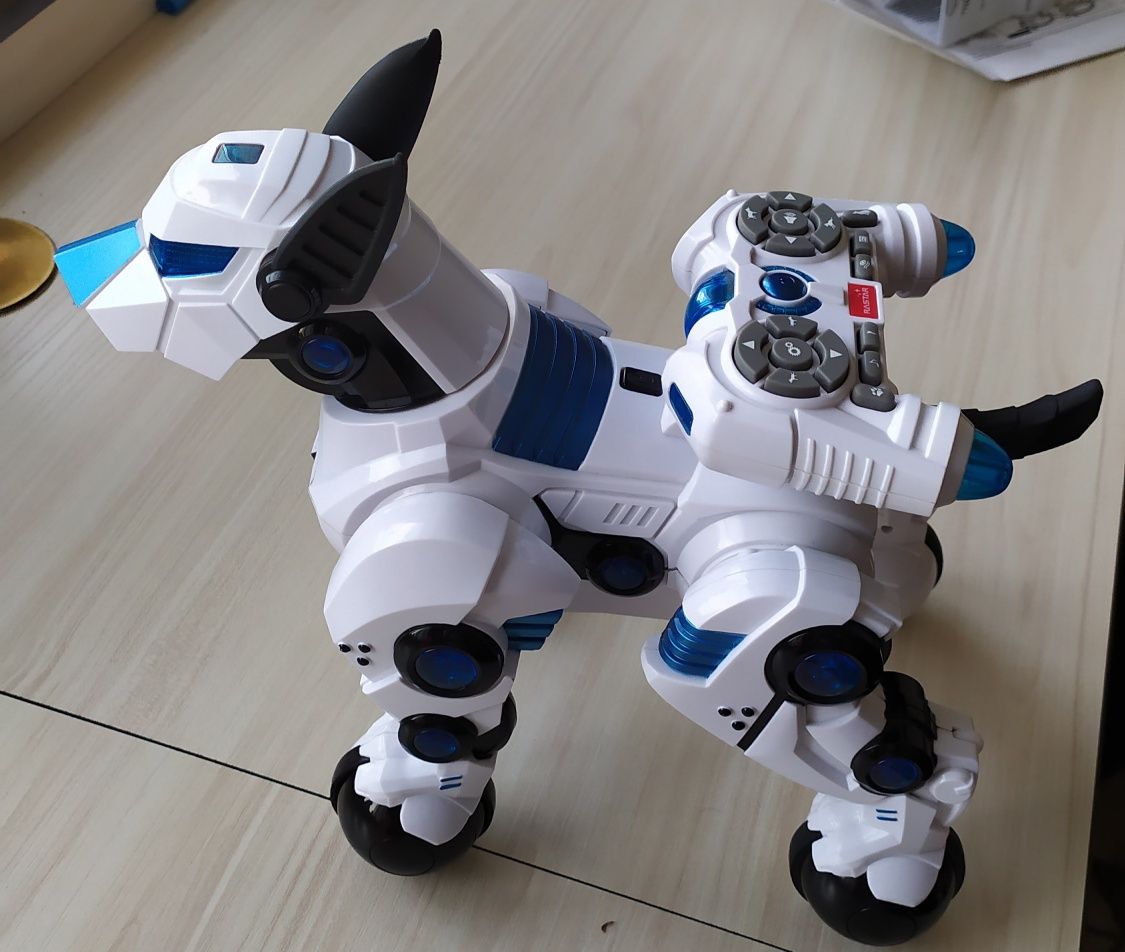 Продам робота - собаку  "RASTAR" Intelligent DOGO на радиоуправлении.