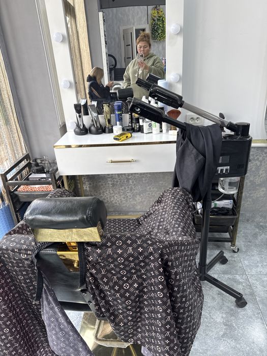 Srochna salon narsalari sotiladi