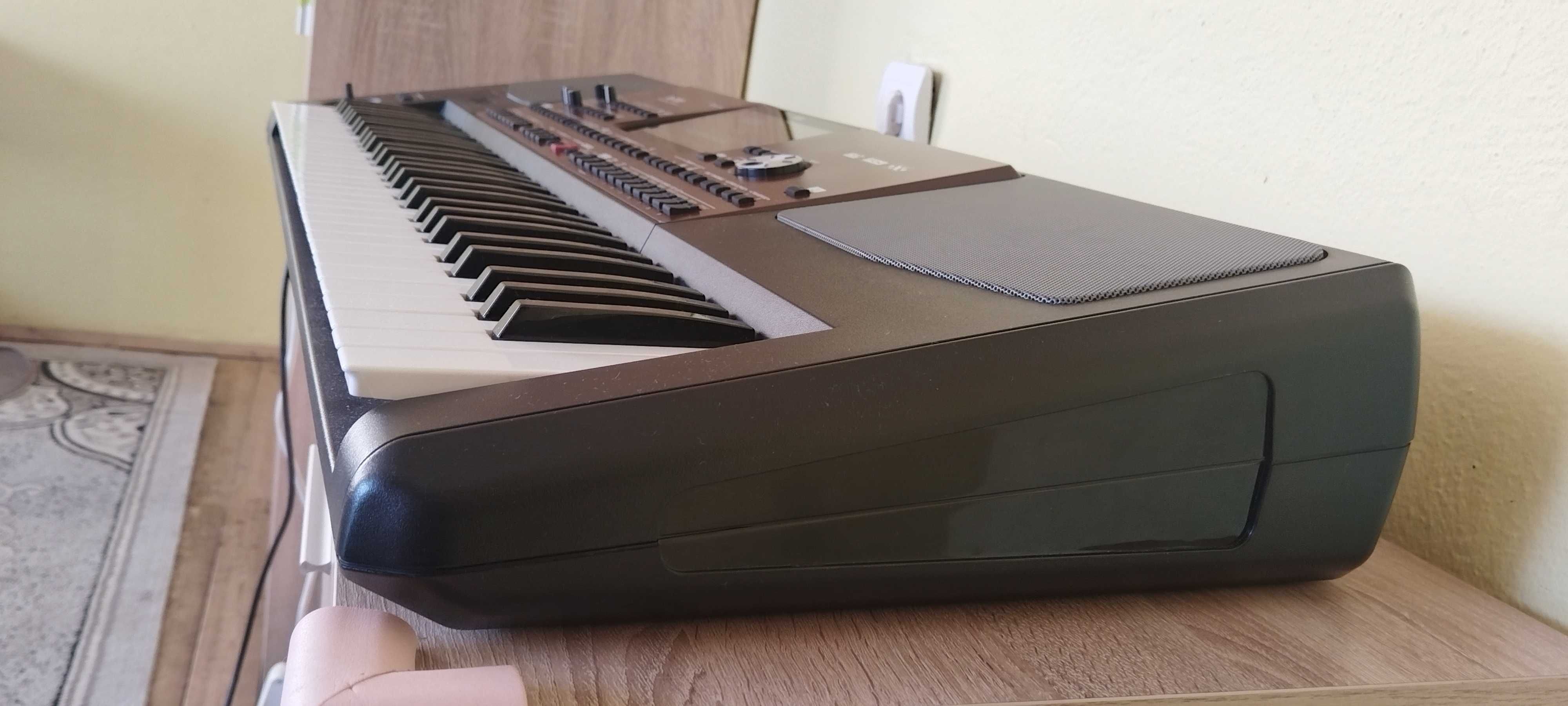 Корг па 700 с оригиналния сет на муси V2 Korg pa 700