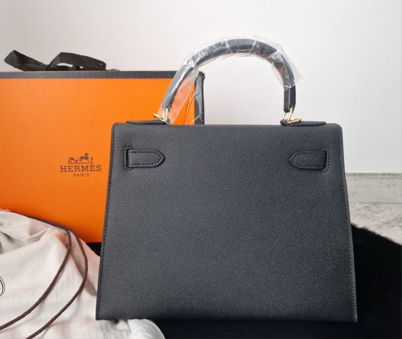 Hermes Kelly 28 Black Gold Hardware