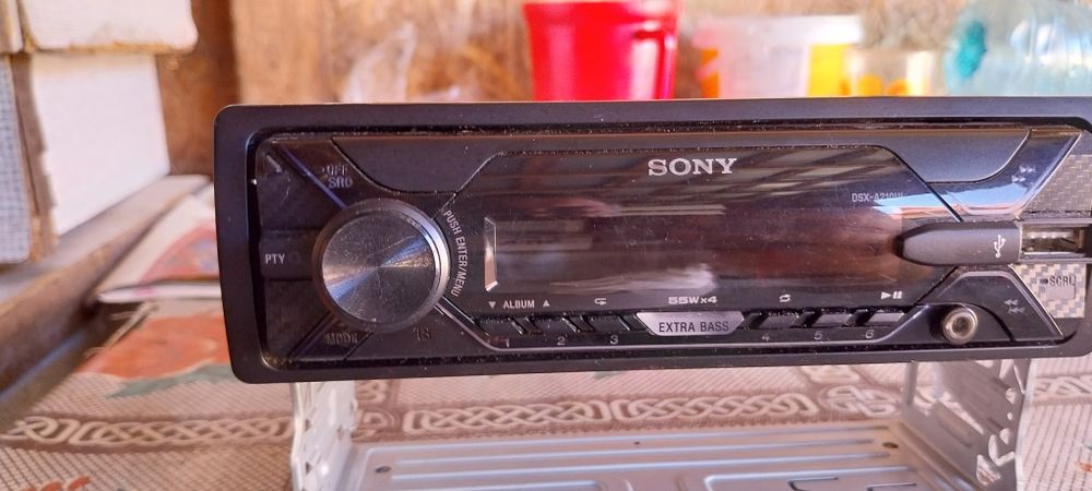 Vând radio  cu stik aux. Nou