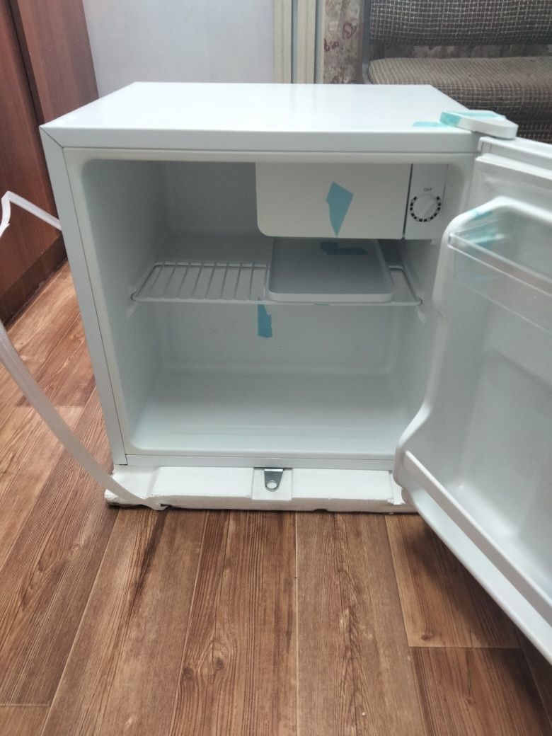 Продам мини холодильник