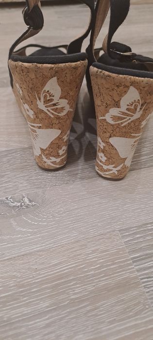 Дамски високи сандали с платформа