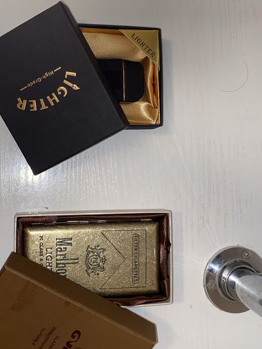 Продам зажигалку электронную и подсигар marlbaro