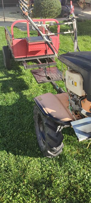 De vânzare motocultor+remorcă