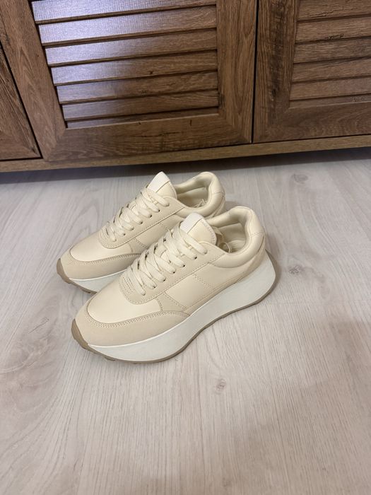 Дамски сникърси Reserved