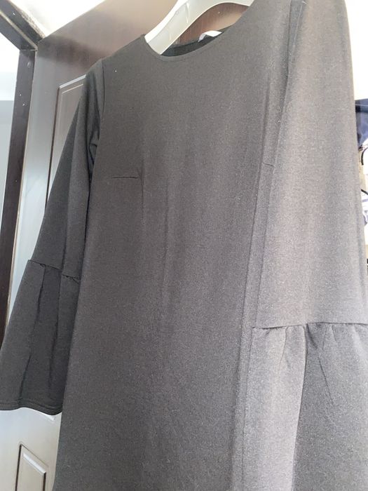 Rochita tricotata, de culoare neagra, masura 44-46