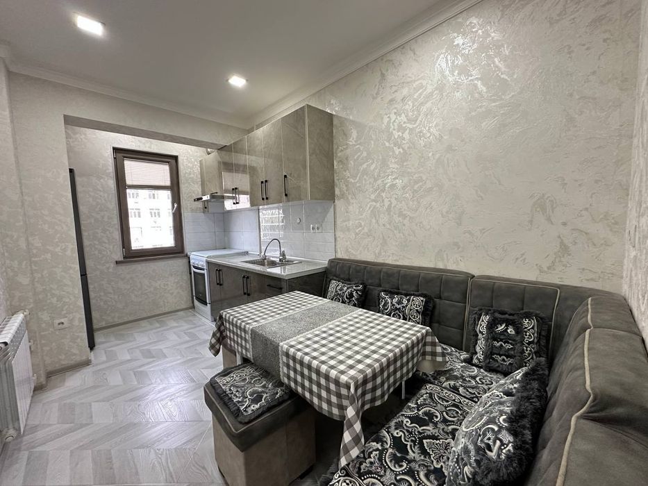 Kvartira sotiladi.Shayxontoxur rayon sebzor. 3/4/9. 70m2.