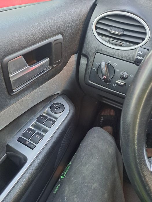 Vând ford focus 1.6 diesel