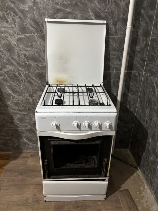 Газовая плита с духовкой