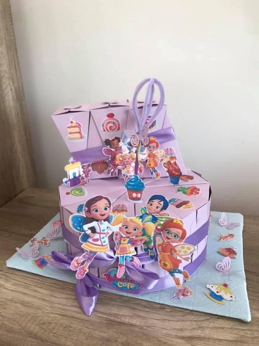 Картонени торти за рожден ден