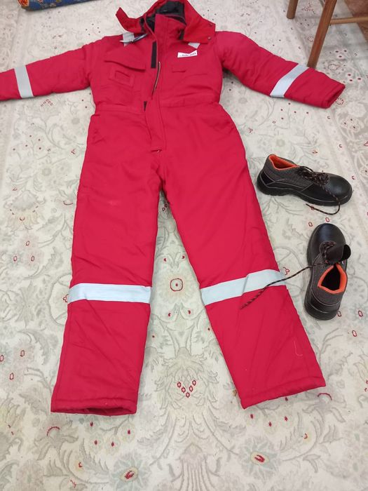 Продается  спецодежда и обувь, всё новое ,срочно .